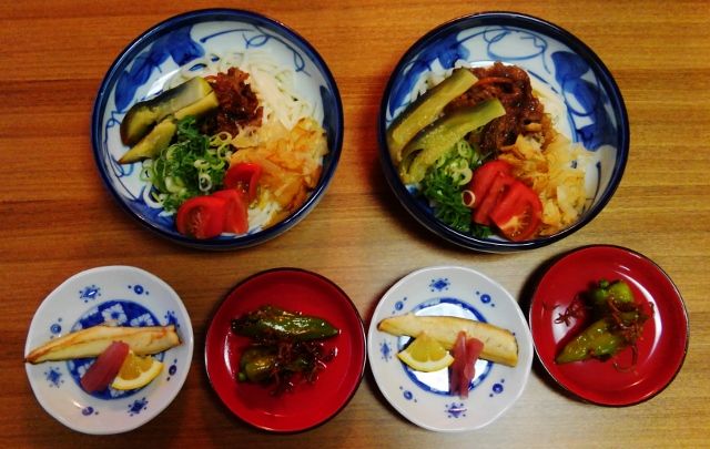 週末、やる気の出ない日のごはん🥹🥹 ⁡ またまたコープに頼ったw ⁡ ⁡ ⁡焼肉うどん冷やしうどん晩ごはん夕食おうち定食献立料理記録時短飯お家ごはん料理好きと繋がりたい