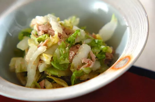 チンして混ぜるだけ!白菜とツナ缶の塩昆布和え