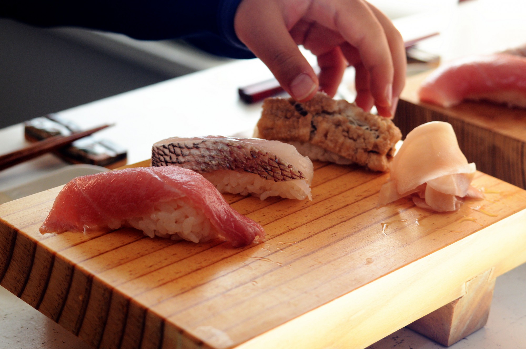 本格的なお寿司の握り方体験＋卒業証書付き！ 大阪会場15-50名様 お寿司８貫+ミニうどん火鍋のお食事付き 大阪寿司職人体験センター -じゃらん遊び体験