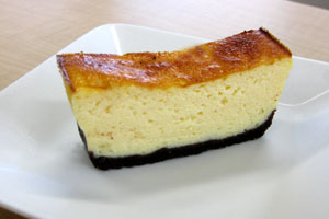 2層のヨーグルトケーキ作ってみました〜🥳 クリームチーズや生クリーム不使用‼️ いつものヨーグルトで作れちゃうからコスパも最高😉✨youtu.be VMbVrNkF6PI ふわふわのレア生地としっとり濃厚ベイクド生地がマッチしてめちゃくちゃ美味しいので是非試してみてください