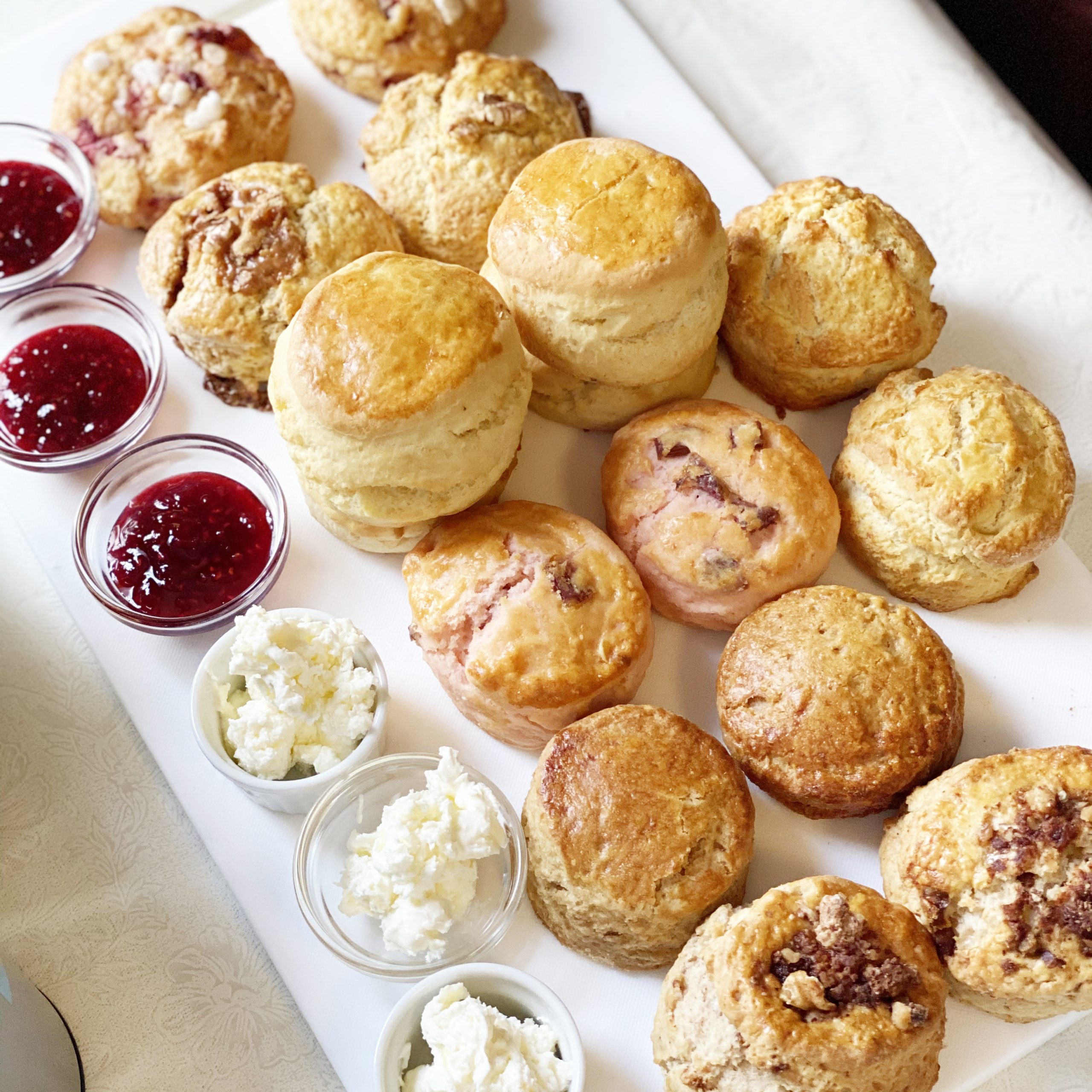 お取り寄せ 本格料理を自宅にお届け！本場イギリスの味を再現☆手作りイングリッシュスコーン『ここいろ』ベルトラストア トップページ の観光・オプショナルツアー専門 VELTRA ベルトラ