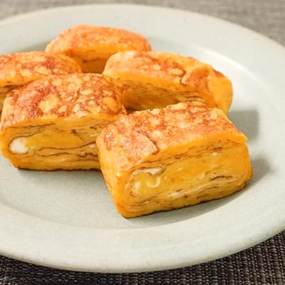 マヨネーズを使って！簡単うふたまご,参考 , 1人当たり単価 25円 調味料除く, 1人当たりカロリー 307kcal, 1人当たり塩分1.3g, 所要時間 15分,材料 2人分 , 卵 2個, ☆マヨネーズ 大さじ4, ☆牛乳 小さじ2, ☆オリーブオイル 小さじ2,☆塩 適量, ☆おろしにんにく 小さじ1 3, ☆はちみつ 小さじ1 2, ☆マスタード 小さじ1 2,