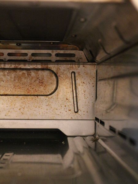 家にある道具だけ 魚焼きグリルの庫内・網の焦げや臭い解消！プロ級掃除方法を紹介！コラム - くらしメイドＤＣＭ