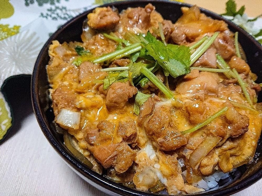 絶品賄い飯 一度食べたらやみつき!!焼肉屋ならではのTHEスタミナ丼 大江戸ホルモン明大前店・大将の本多功樹 クラシル今日の賄い飯