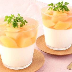 まるごとパインジュース2種🍍 ・パインスムージー ￥850 食感が残るスムージータイプ ・パインカットジュース ￥850 カットパイナップルとパインジュースどちらも1玉まるごと使用✨ 店内で飲みきれない場合もお持ち帰りできます。 テイクアウトのご注文も承っております