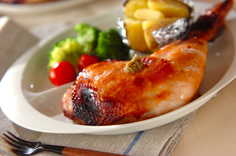 ⬇️全てのレシピはこちら⬇️, @zero.dashi.recipe ,骨付きモモ肉の照り焼きローストチキンレシピ ,詳しいレシピはフィード投稿から♪, ., クリスマスや記念日に♪下味も漬け込みもオーブンも不要の簡単レシピ♪,フライパンで火を通し、魚焼きグリル トースターでも で仕上げます。フライパンで火を通す時には皮目は焦げないように注意して火を通し、仕上げる時に焦げ目をつ