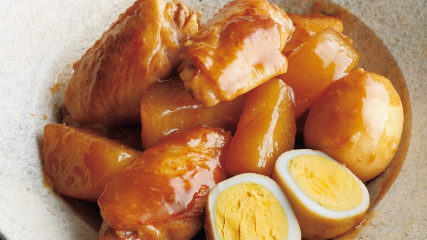 手羽元と大根とたまごの甘辛煮