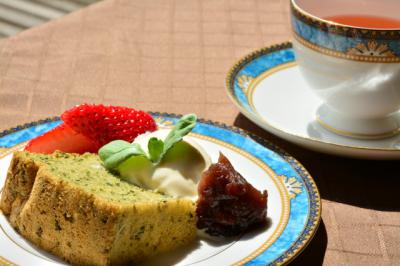 春菊とソーセージのガーリックソテ