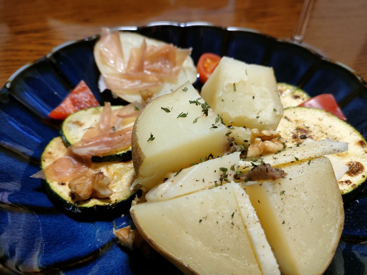 5月から夏は“羊をめぐる冒険”の季節。「ペコリーノチーズ」の美味しいストーリー - CHEESE STAND Media