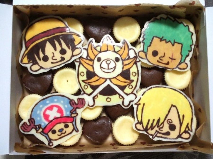 ONE PIECEﾙﾌｨーの宝箱ケーキ - キャラデコ弁.com スマホ