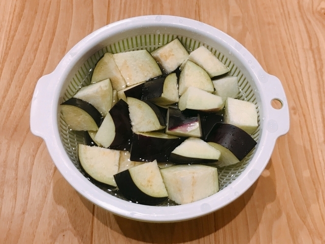 ゆでなすのごまじょうゆあえ