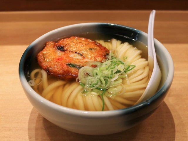 原宿『麺散』でカルボナーラ釜たまうどん食べてみた！行列・待ち時間はどれぐらい？東京一人旅男子