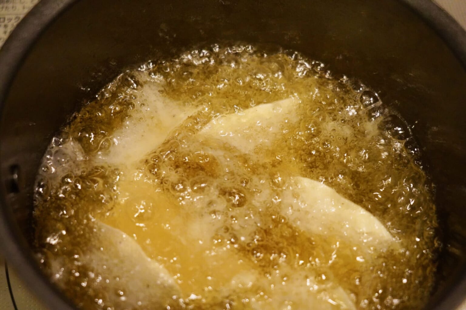 冷凍餃子の揚げ方:破裂せず美味しく揚げるテクニック