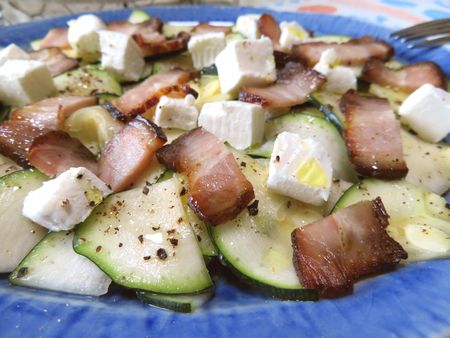 「この組み合わせ、天才か！」ズッキーニをギョーザの皮で巻いたら最強のおつまみ出来た！レシピ・作り方Tasty