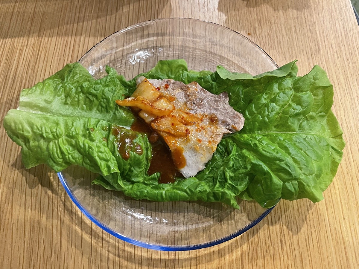 楽天市場 送料無料 サムギョプサル 2人前セット 300g 韓国 具 材 焼肉 豚肉 キムチ 味噌 肉 サンチュ味噌 青唐辛子 セット 豚バラ バラ肉野菜セット 薬味 タレ 韓国焼肉 韓国料理 おうち焼肉 厚切り サムジャン ギフト お取り寄せ グルメ お酒に合うおつまみ 美味しい