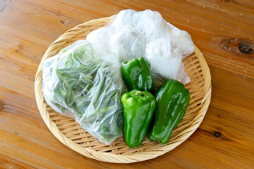 知っておくと便利！ ピーマンの肉詰めの冷凍保存方法