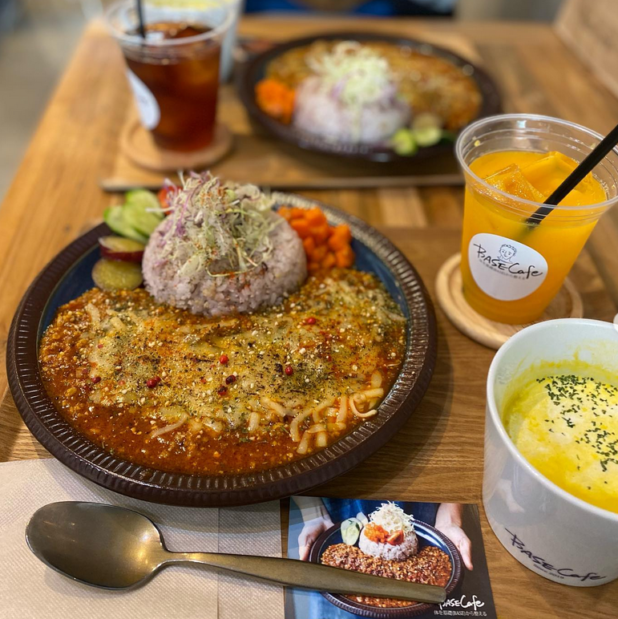 小倉駅周辺のカフェでおしゃれ＆穴場なお店TOP5！個室デートにおすすめなカフェはココ！ - コヒコヒラボ