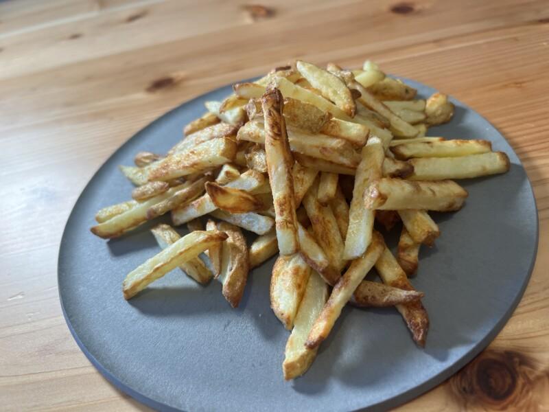 切って焼くだけ簡単揚げないフライドポテト