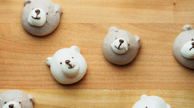 メレンゲわんこクッキーみみかざり ホワイト・白ホイップクリーム犬ピアス・イヤリングピアス スタッド・一粒sogno pianoclay通販 18771789Creema クリーマ