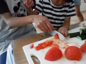 夏野菜でサラダを作りました- なごころ保育園