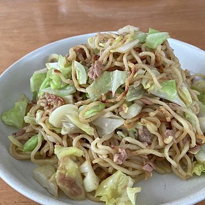 材料を重ねて焼くだけ！ 香ばしい香りが漂う「ほったらかし海老焼きそば」料理家さんのレシピアマノフーズ公式ブランドサイト