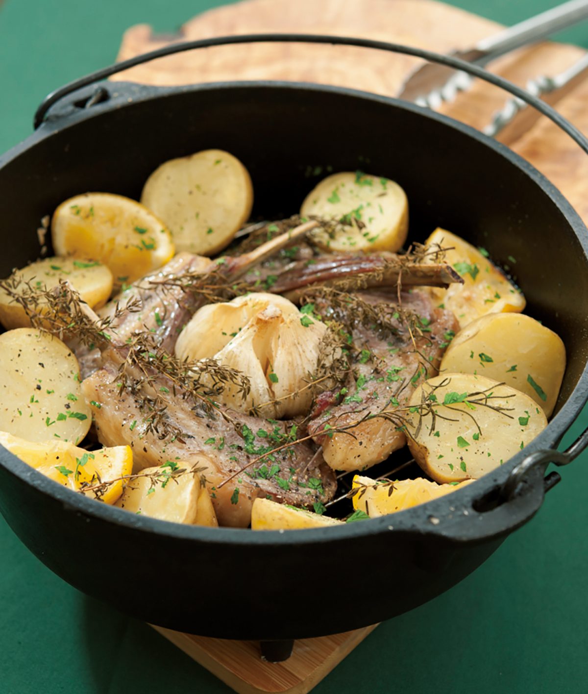 ダッチオーブンでクリスマスにピッタリな煮込み料理を作ります。そといこっ！blog