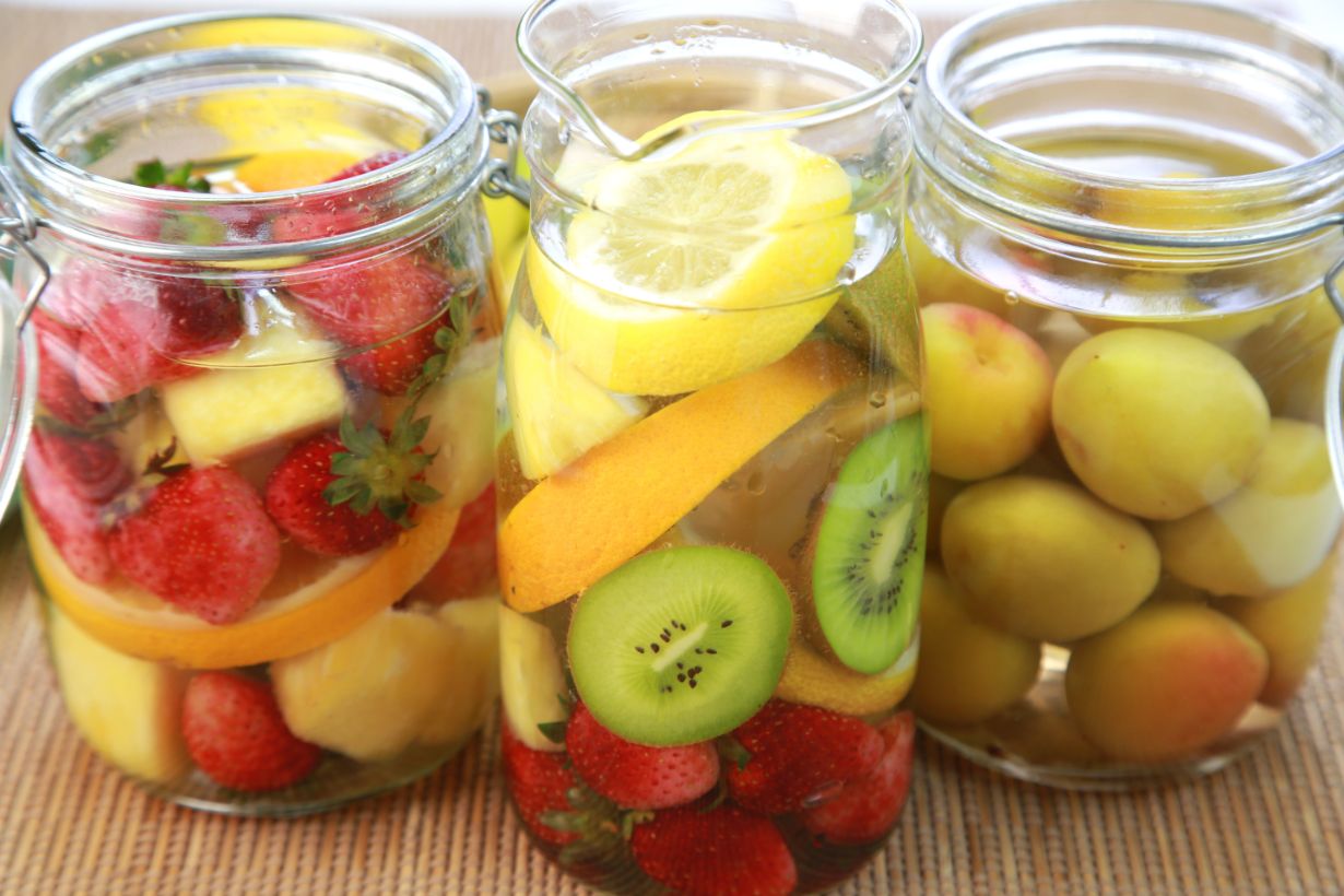 おいしい果実酒つくりましょう ホワイトリカーゴードー」「同 ブランデーベースリキュール」のパッケージをリニューアル！定番の梅酒レシピや四季折々の果実酒 レシピまで充実のパッケージオエノングループ