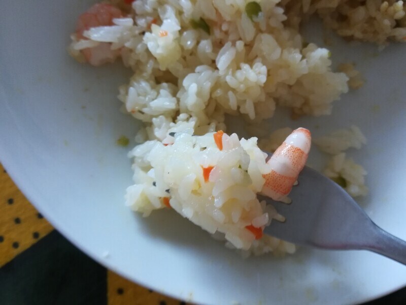 業務スーパー「冷凍エビピラフ1kg」おいしい？まずい？シリーズ唯一の炊き込み系はどうなの？ - むねぞうライフ