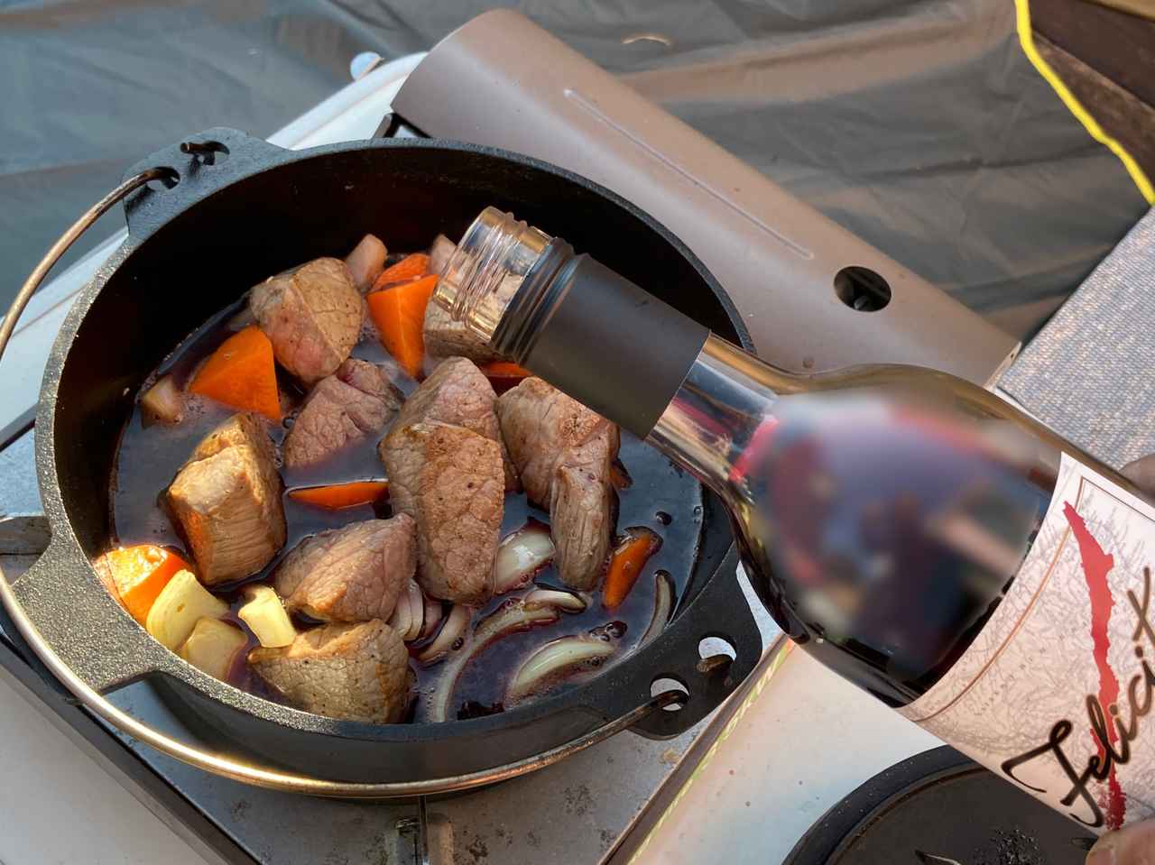 キャンプでダッチオーブンにチャレンジ ワンランク上の料理を楽しむコツ郡上ラクキャンBlog