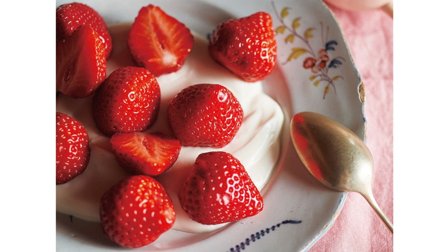 90歳のおばあちゃんが「一番うまい」と唸った。岐阜・山間部でできた 寒〆イチゴ果物 フルーツ 食後 デザート 旬の果物 甘い 濃厚美濃市岐阜県返礼品をさがすまいふる by AEON CARD