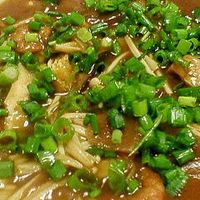 片栗粉なしカレー強めのカレーうどん。とろーり卵と千切りキャベツ。ごはんを入れてもおいしい