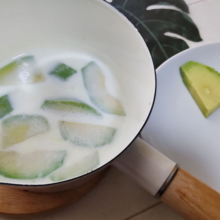 アボカドの下処理から切り方までを写真付きで徹底解説！初心者でも簡単ONIGO通信スーパー価格で、すぐ届く。ONIGO