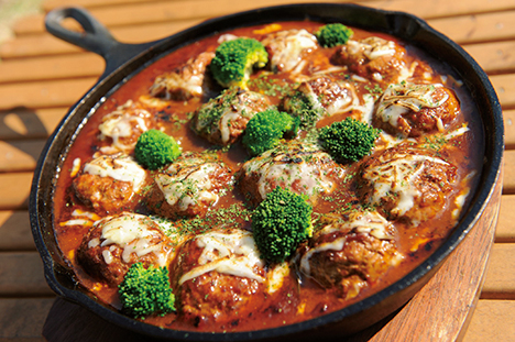 ダッチオーブンだけで簡単に作れる!トマト煮込みハンバーグが美味しすぎた! – ガルビィプラス