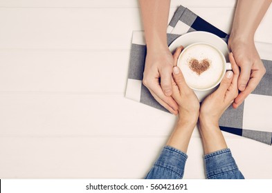 手 カップ マグカップ 持つの写真素材 - PIXTA