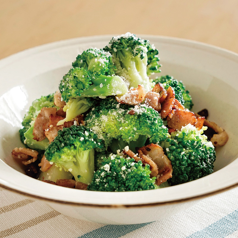 箸が止まらない！「ベーコン×ブロッコリー」のやみつきサラダフーディストノート