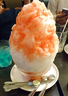 名古屋名物「喫茶マウンテン」でナマズスパ＆謎の辛口かき氷に挑戦--1人で注文するものではなかったえん食べ