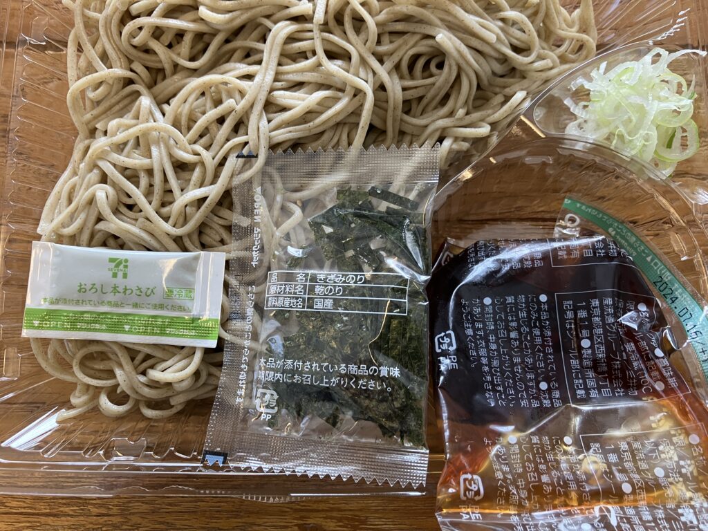 コンビニざるそば」5社を食べ比べ。一番おいしいのはどこ? « 女子SPA