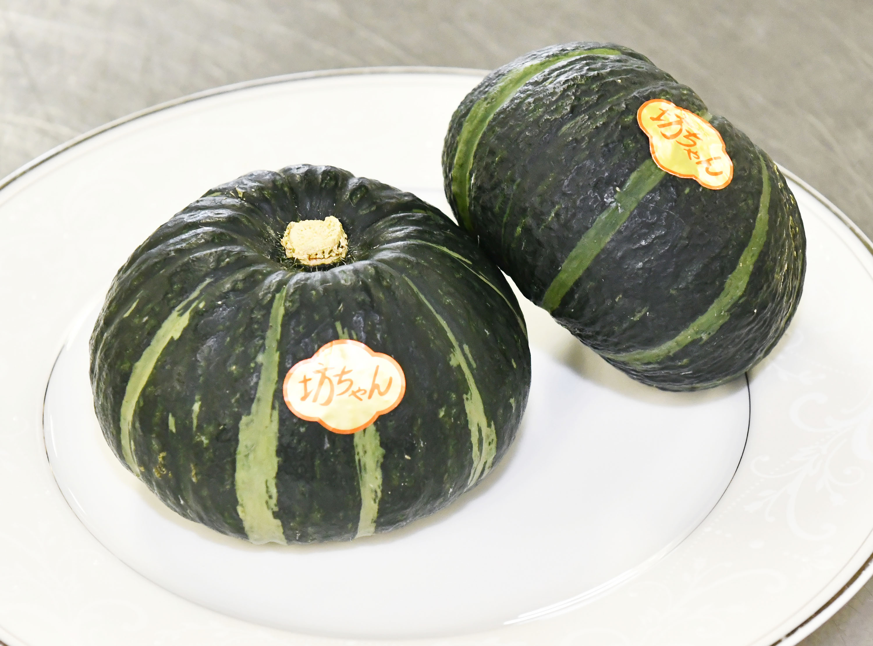 坊ちゃんかぼちゃの丸ごとグリル焼き UkaSnapdish スナップディッシュID:fqWCDa