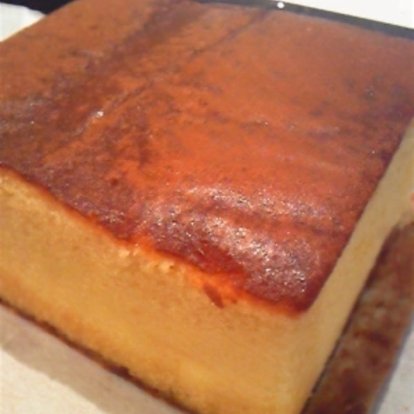 強力粉で作る簡単レシピ！「巨大カステラ」が炊飯器で手軽に作れる