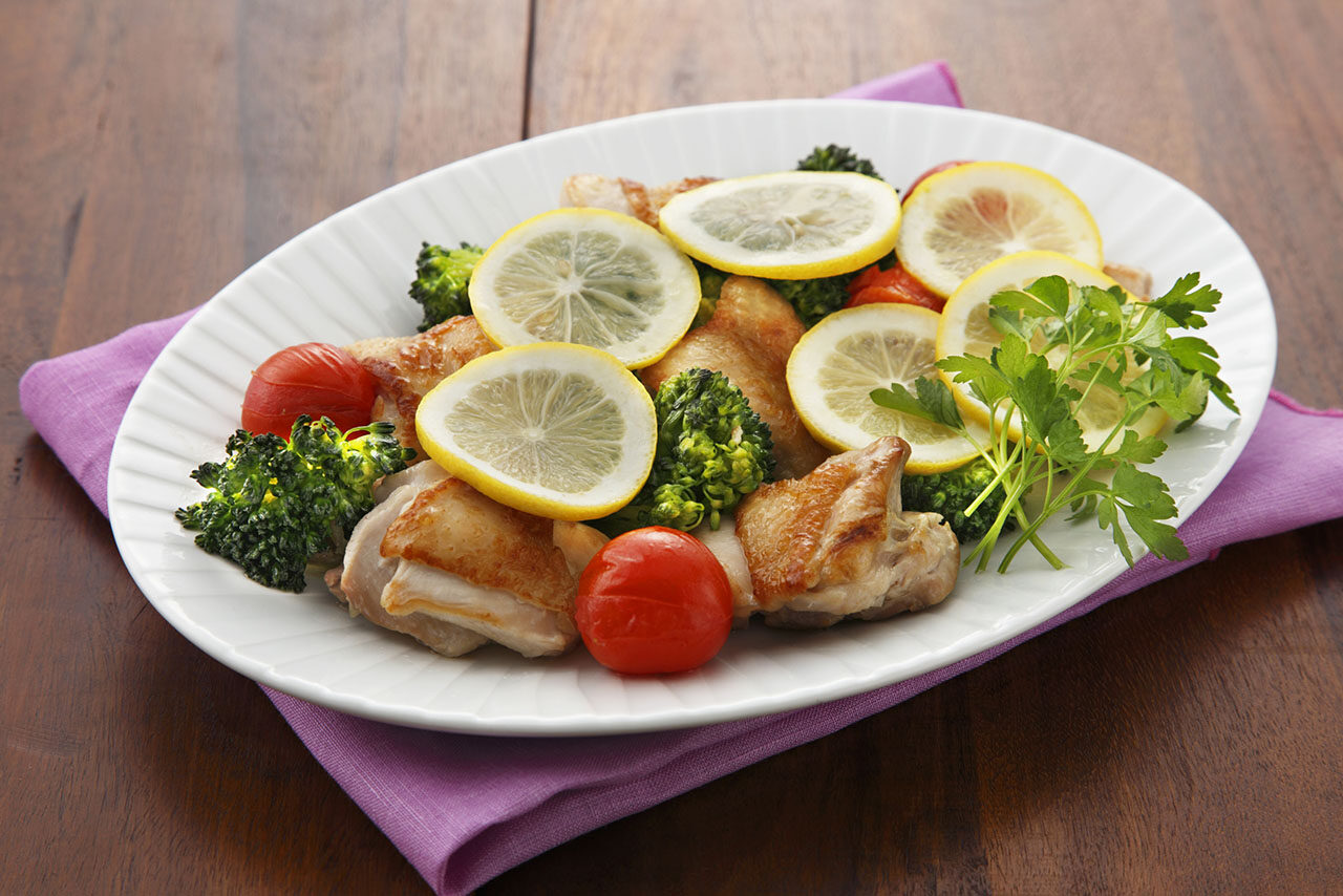 鶏もも肉とブロッコリーのさっぱり塩レモン炒め