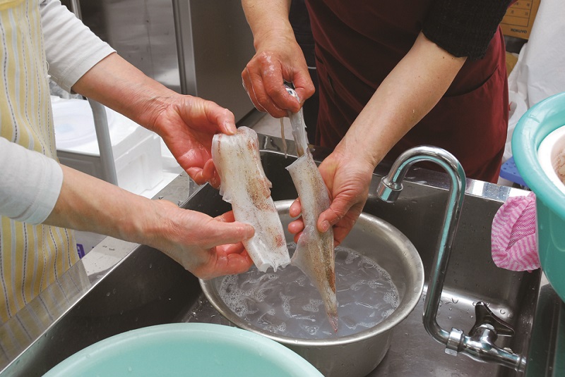 子イカ下処理方法、簡単で無駄がない捌き方＃剣先イカ小＃ヤリイカ小＃子イカ下処理