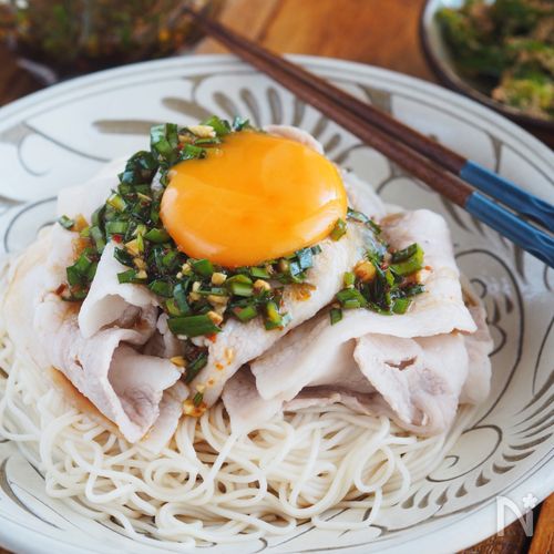 王様のブランチ 万能ニラだれの豚しゃぶ丼の作り方、ロバート馬場さんが教えるニラ5分丼レシピ 5月30日 丼ぶり選手権オーサムスタイル