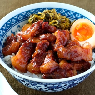野菜たっぷり！ 豚肉と白菜の中華丼
