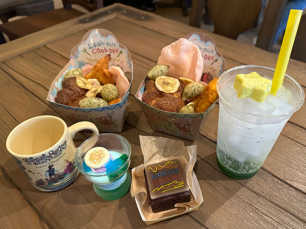 2025最新『東京ディズニーシー』食べ歩きおすすめ！ 夏限定メニュー&定番をチェックMORE