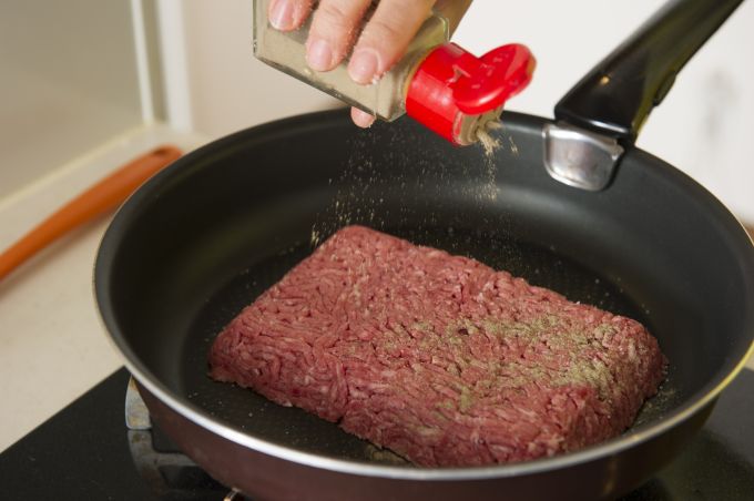 鉄板ミンチステーキ 200ｇ ランチセット - ステーキ&パスタ レストラン ル・ボラン