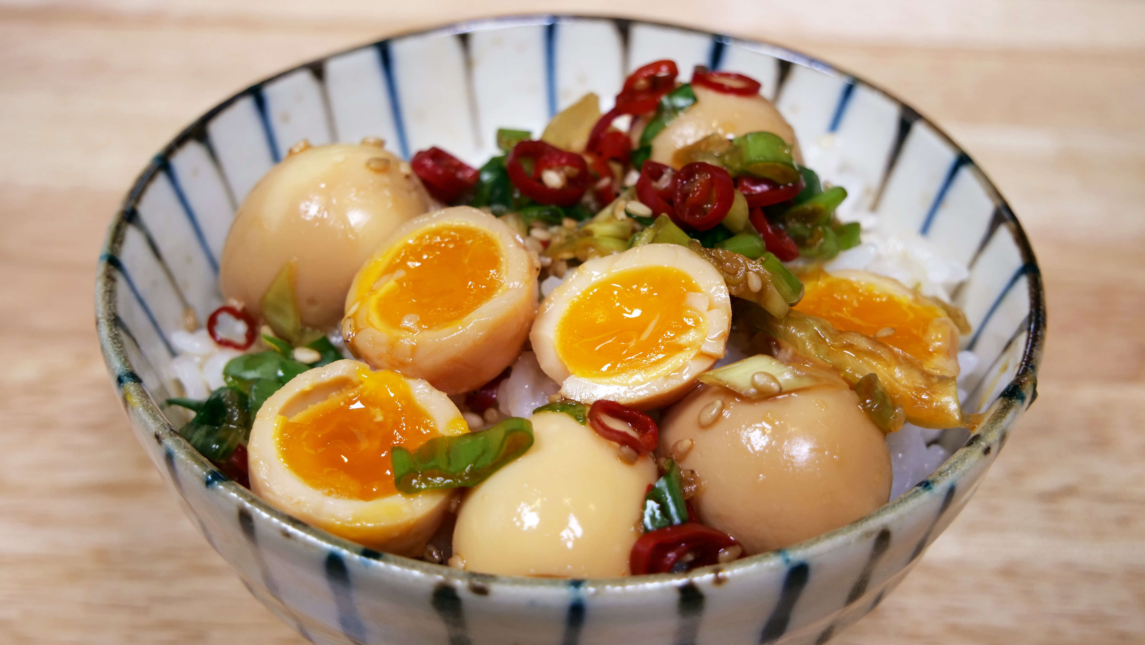 とろ〜り濃厚♪ ニラだく半熟味玉