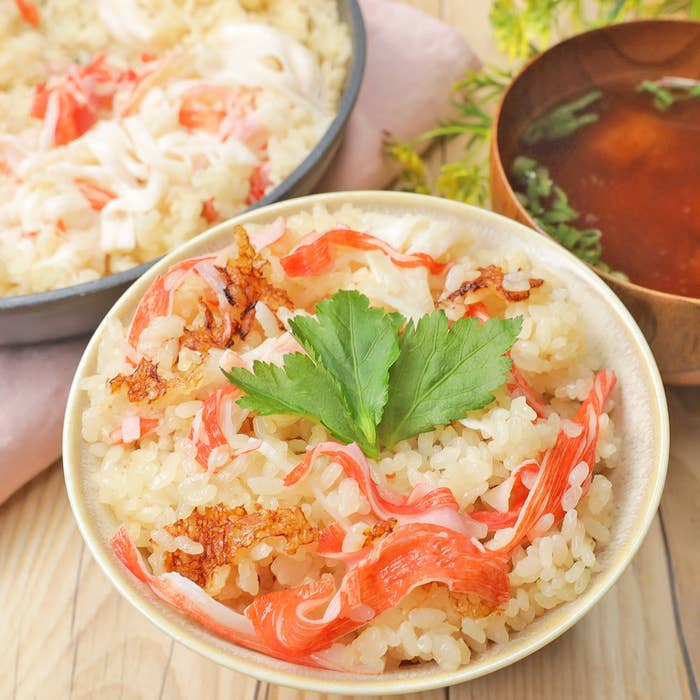 蟹しゃぶの〆にぴったり！持ち手の殻で炊く贅沢カニ飯レシピ 土鍋＆炊飯器対応カニの殻で極上の〆ごはん！お刺身用ポーションで作る贅沢カニ飯レシピ 動画付き- 北海道の水産通販 蟹の達人