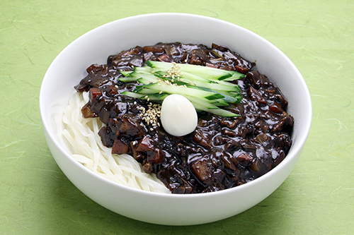 身近な材料で『韓国風ジャージャー麺』