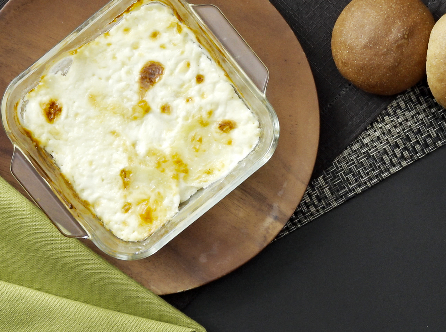 レシピ詳細はこちら🥬↓↓↓, 日本でいちばん野菜をつくるまち, 茨城県 鉾田市 から, 旬の食材でつくるオリジナルレシピをご紹介🍳,＜ほうれん草のチーズグラタン＞,材料 グラタン皿2個分, バター20g, 薄力粉大さじ2, 牛乳300ml, ☆塩小さじ1 2,☆コンソメ顆粒小さじ1 2, ☆胡椒少々, ほうれん草1袋分, カマンベールチーズ1個,