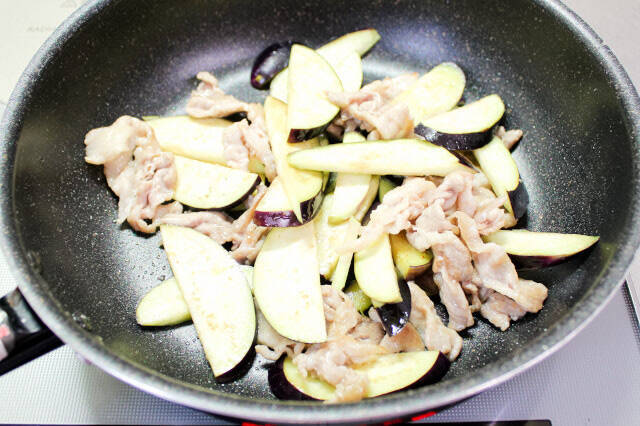 大人気料理家リュウジさんの 電子レンジで完成 トロトロで各段にうまい！悪魔のなすみそレシピサンキュ